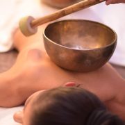 blu-moret-wellness-spa-centro-benessere-udine-massaggio-olistico-con-campane-tibetane